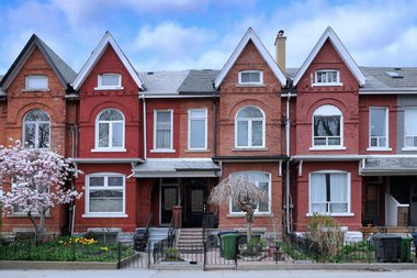 urban-street-toronto-houses